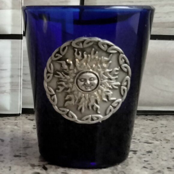 DUO: Cobalt Blue Glass Ashtray & Shot Glass Pewter Sun Medallion - Picture 2 of 11